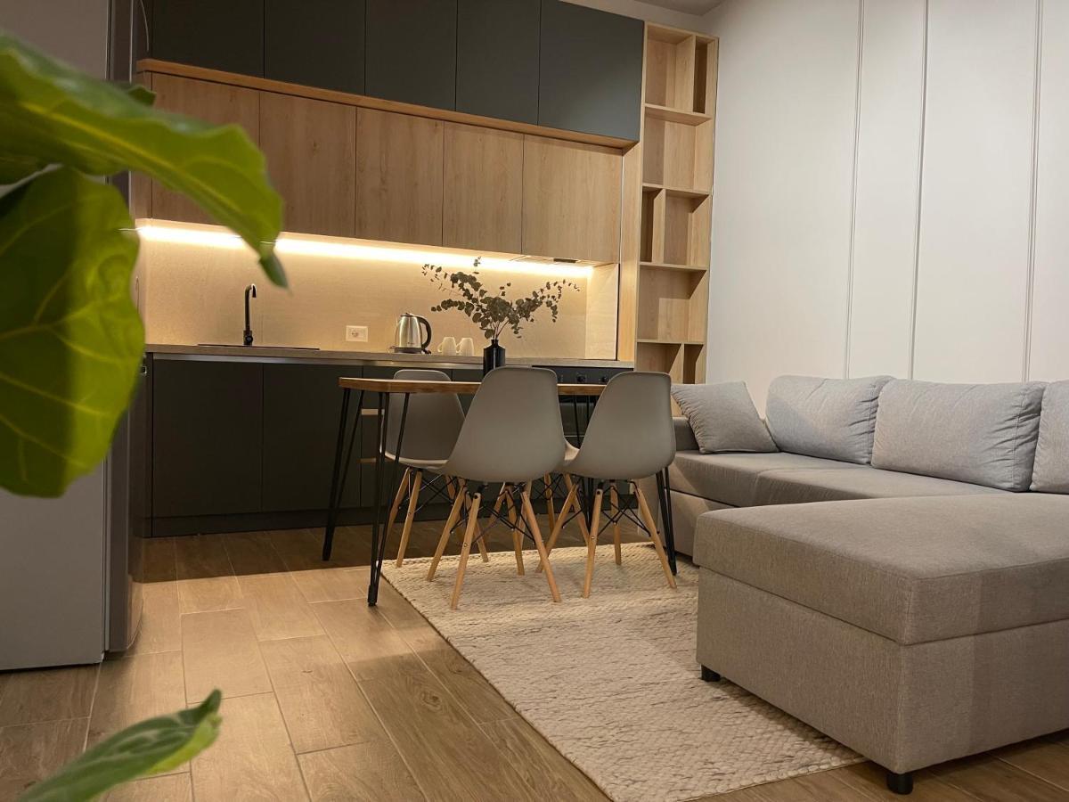 Square 21 Apartments Tirana Esterno foto