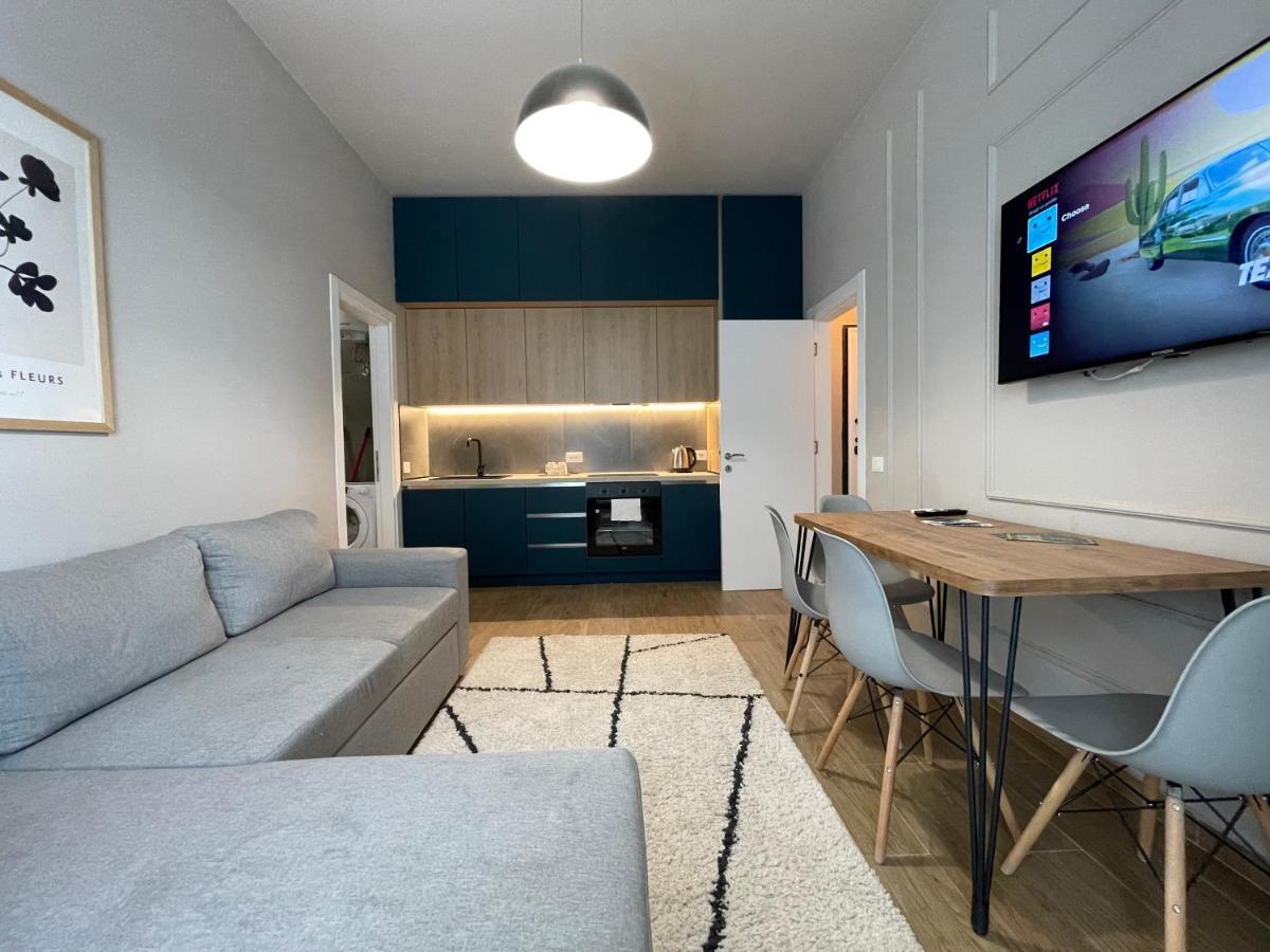 Square 21 Apartments Tirana Esterno foto