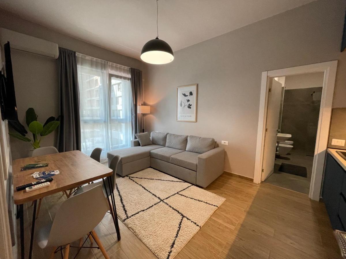 Square 21 Apartments Tirana Esterno foto