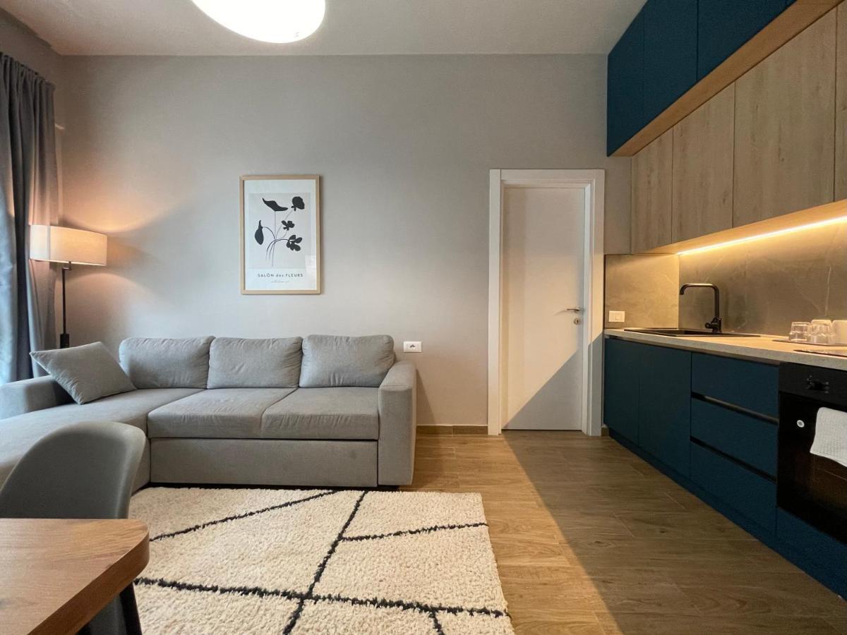 Square 21 Apartments Tirana Esterno foto