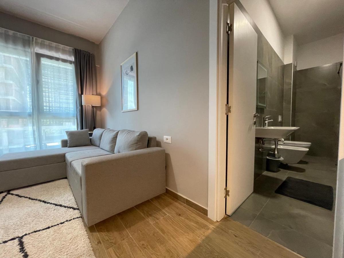 Square 21 Apartments Tirana Esterno foto