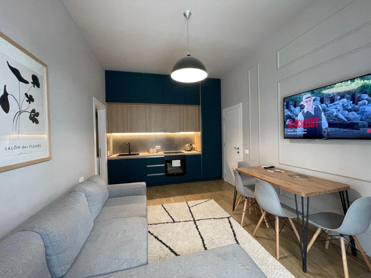 Square 21 Apartments Tirana Esterno foto