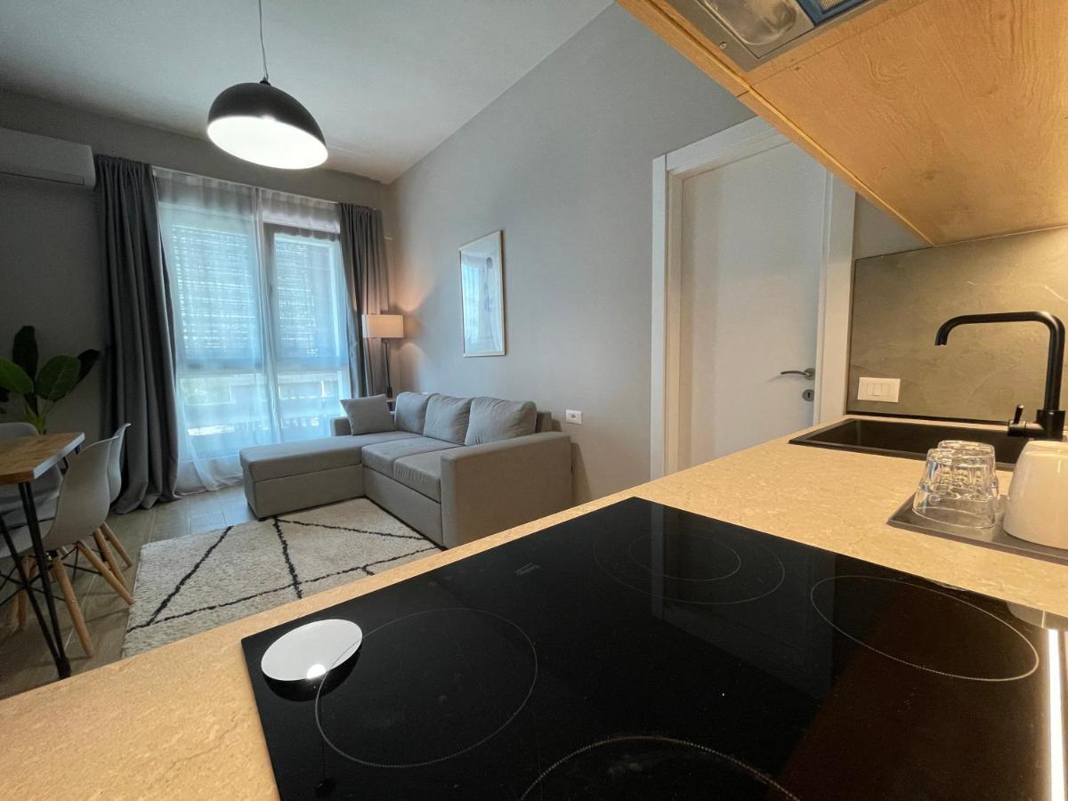 Square 21 Apartments Tirana Esterno foto